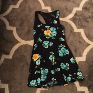Pretty fitted floral dress